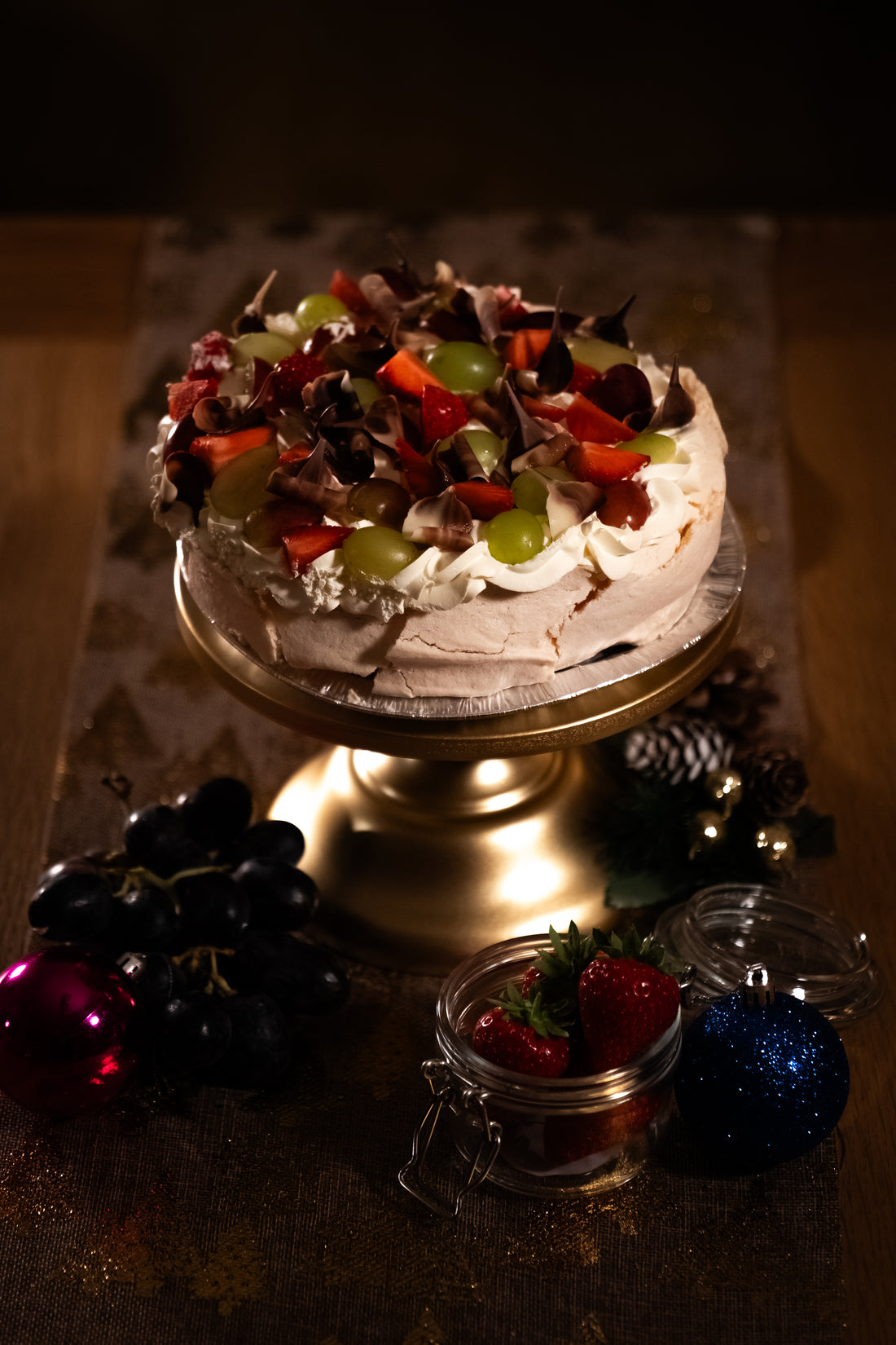 Pavlova with Dairylite Cream & Seasonal Fruits