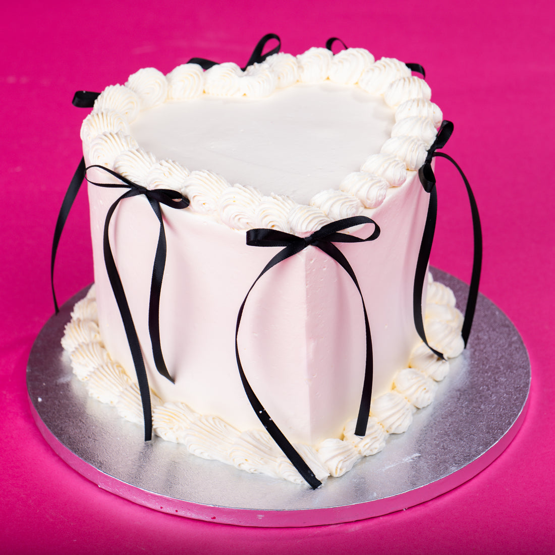 Luxx Heart Cake