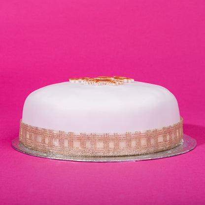 Rolled Icing Christmas Cake (Serves 12 - 14)