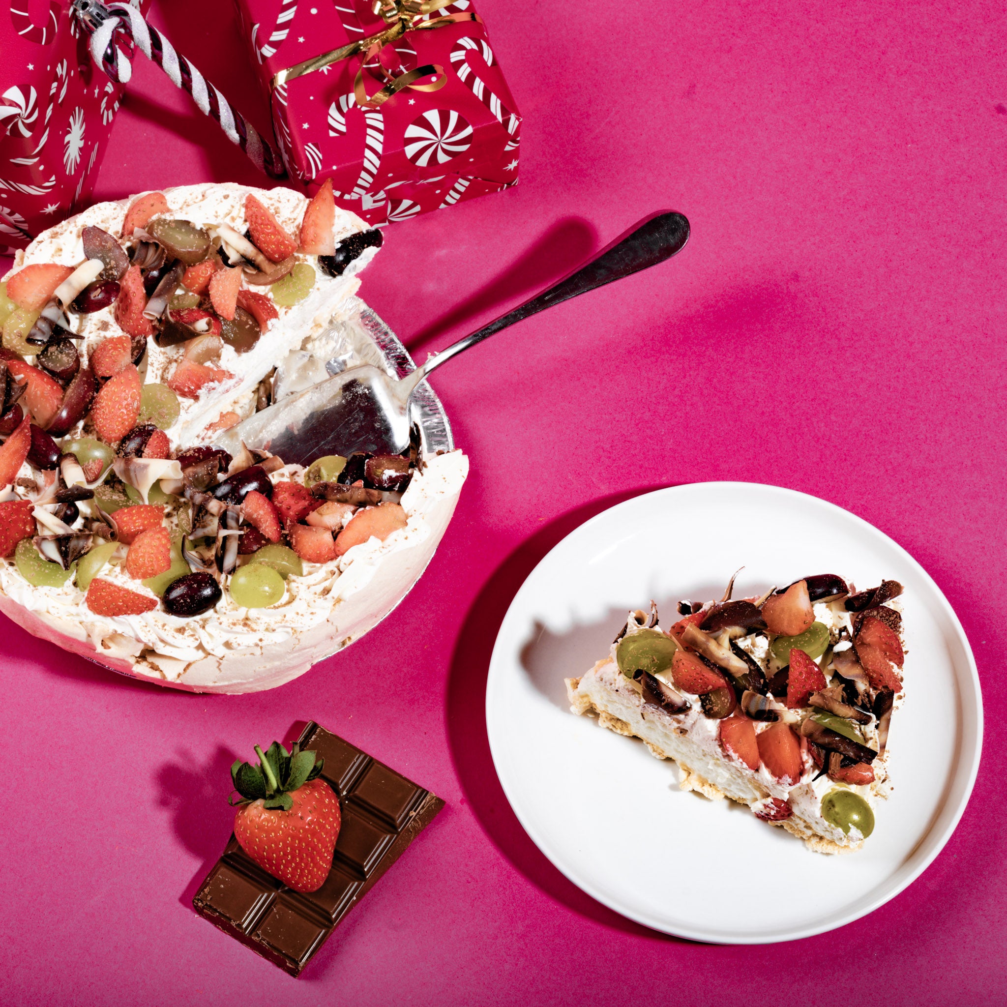 Pavlova with Dairylite Cream &amp; Seasonal Fruits